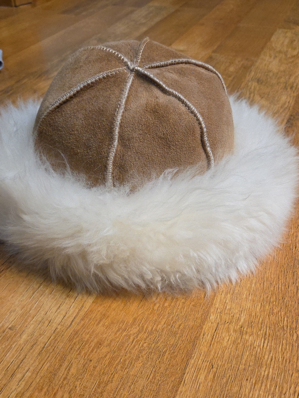 Sundance Aspen Sheepskin Handcrafted Hat Size Adult Medium Color Natural - Picture 7 of 8